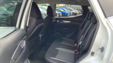 Nissan Qashqai 1.2 DiG-T N-Connecta 5dr Petrol Hatchback